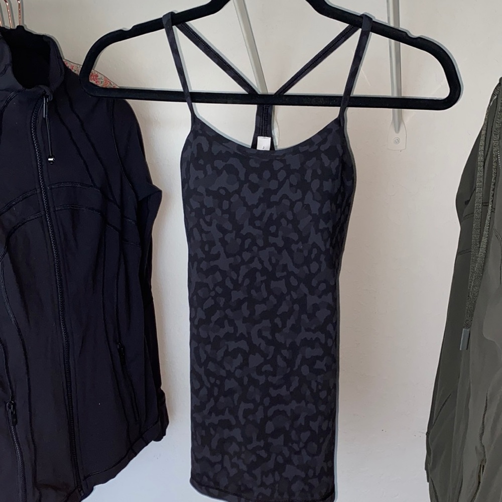Lululemon Tank size 2. New Condition